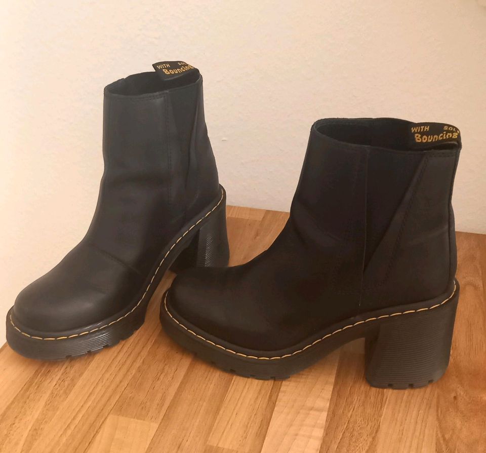 Dr Martens - SPENCE LEDER CHELSEA-STIEFEL MIT ABSATZ in Berlin