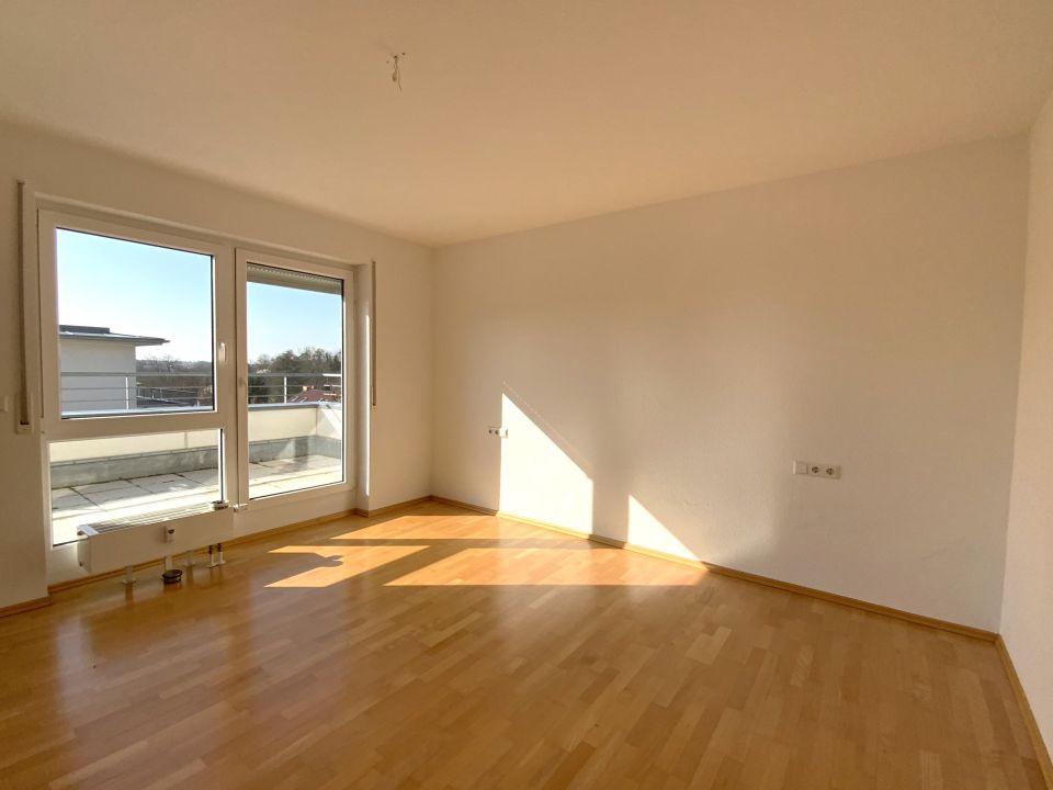 4-Zimmer Penthouse-Wohnung mit 65 m² Dachterrasse in Möglingen 