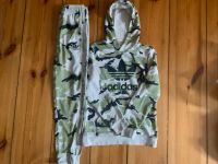 Adidas Grünes Camo set (ORIGINAL und LIMITIERT) Berlin - Schöneberg Vorschau