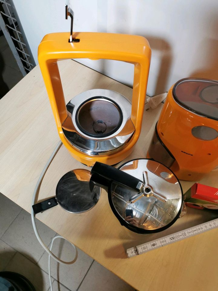 Retro Kaffeemaschine und Kaffeemühle Krups Typ 265 und 223 in Hanau