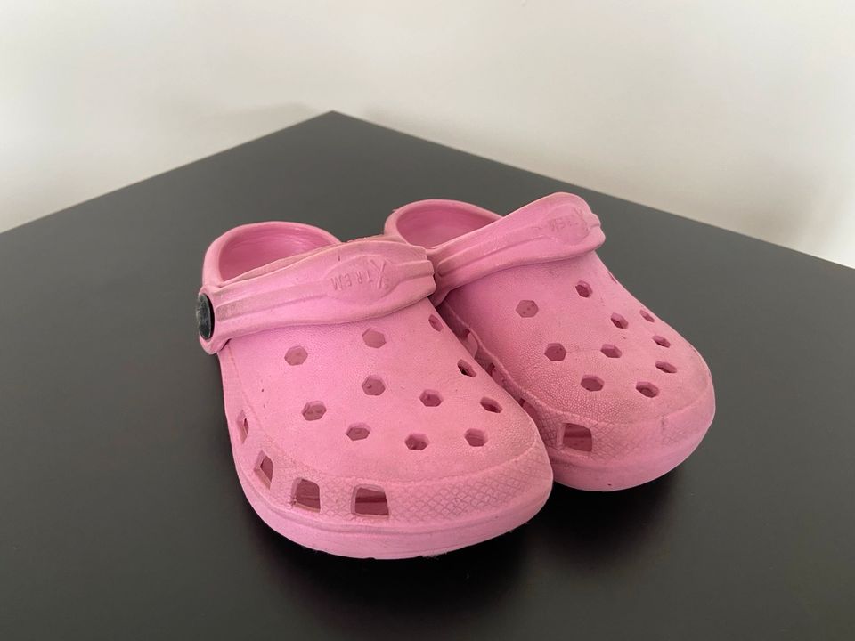 Schuhe Kinderschuhe Größe 23 (5 Paar) in Lahnstein