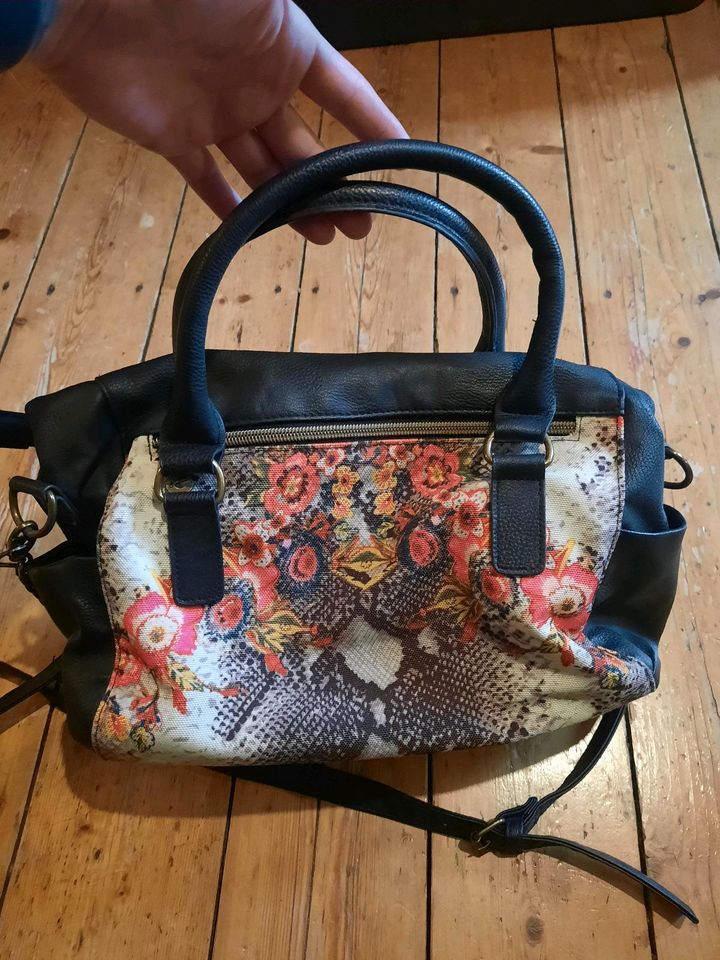 Desigual Handtasche in Wiesbaden