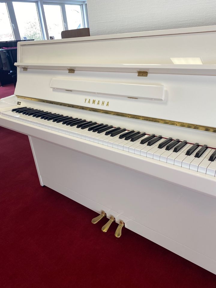 YAMAHA Klavier Modell B1 weiss poliert - gebraucht - TOP Zustand ! in Bielefeld