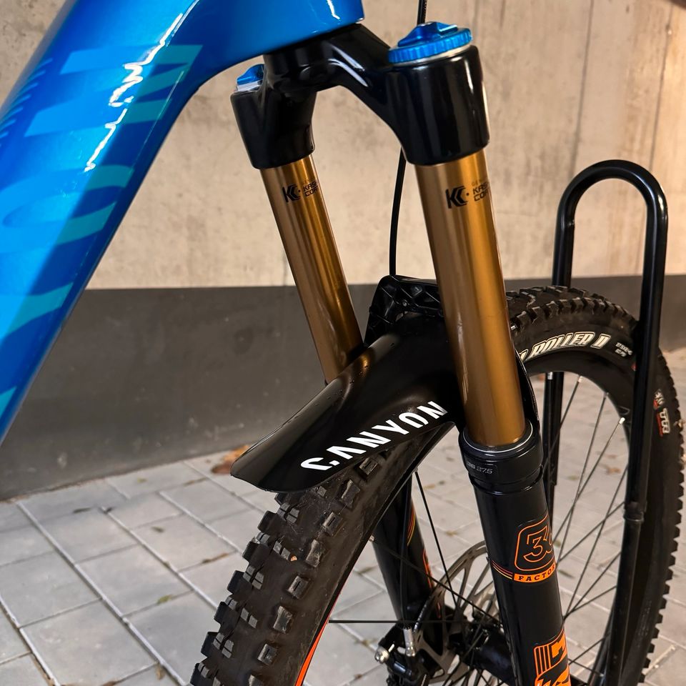 Canyon Strive CF 9.0 Race blau Carbon Enduro in Gemmingen