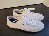 Tommy HILFIGER Sneaker gr. 39 wie Neu Hessen - Bad Homburg Vorschau