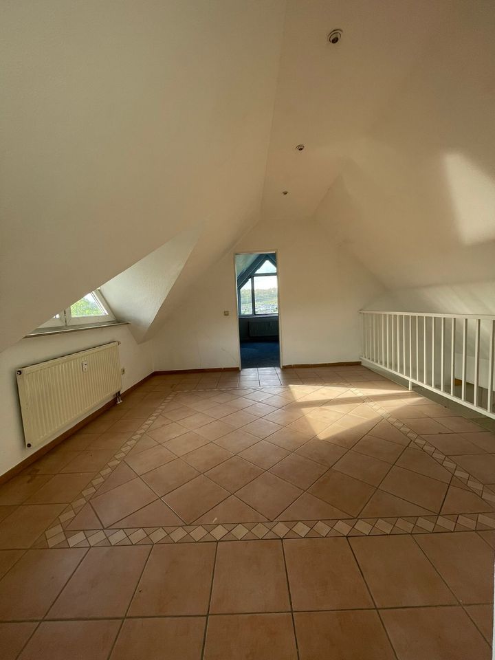 Renovierte 4,5-Zimmer-Maisonette-Wohnung mit Balkon in Hagen