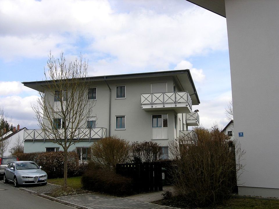 Helle, moderne 2-Zimmer-Eigentumswohnung mit Balkon und Stellplatz - Dörfles-Esbach in Dörfles-Esbach