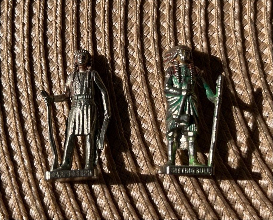 Überraschungsei Figuren Sitting Bull und Cap. Joseph zu verk in Nürnberg (Mittelfr)