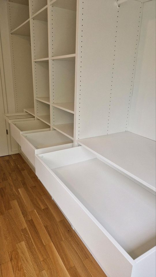 IKEA PAX Schrank günstig abzugeben in Maintal