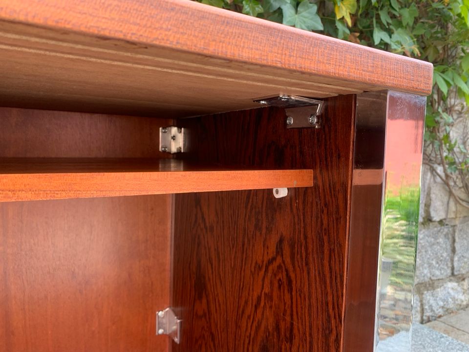 1970er Rosewood Palisander Sideboard mit Chromstahlgestell in Stuttgart