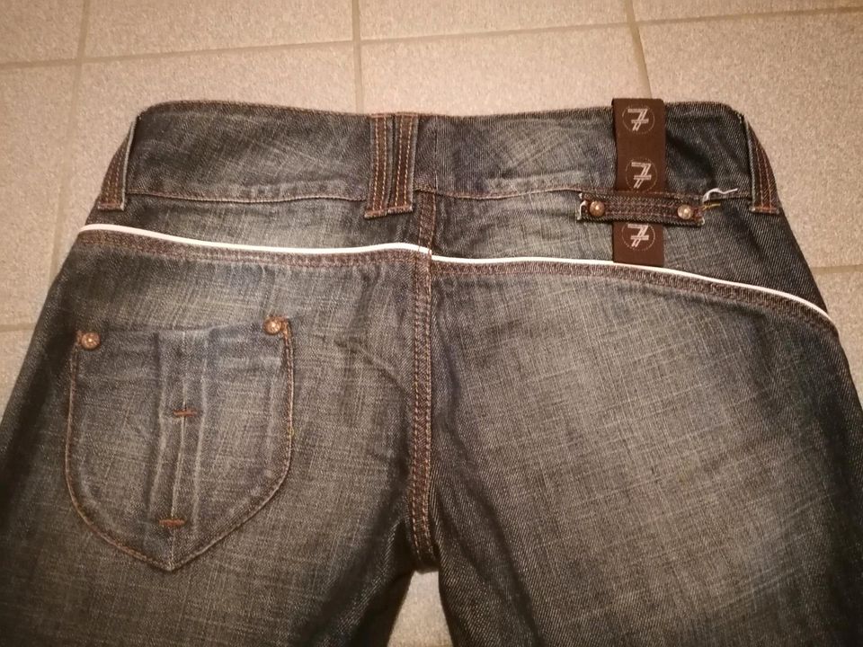 7 for all mankind Jeans Shorts Fransen 30 neu in Bielefeld