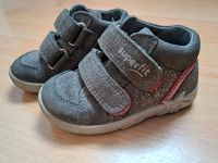 Superfit Halbschuhe aus Leder in Größe 20 mit Glitzer Hessen - Frankenberg (Eder) Vorschau