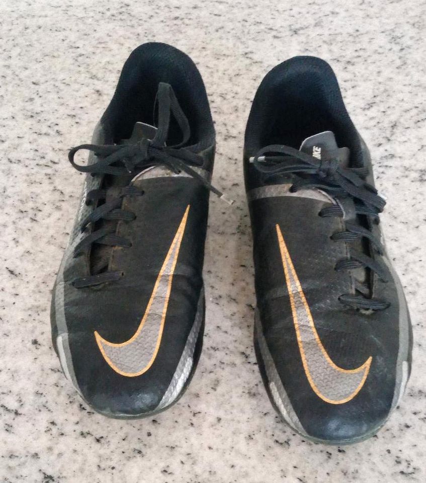 Nike Fußballschuhe Phantom Größe 35 in Bocholt