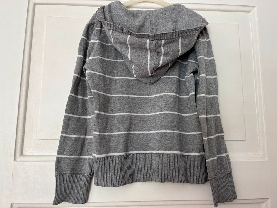 Pullover Pulli Größe M von Esprit in Berlin