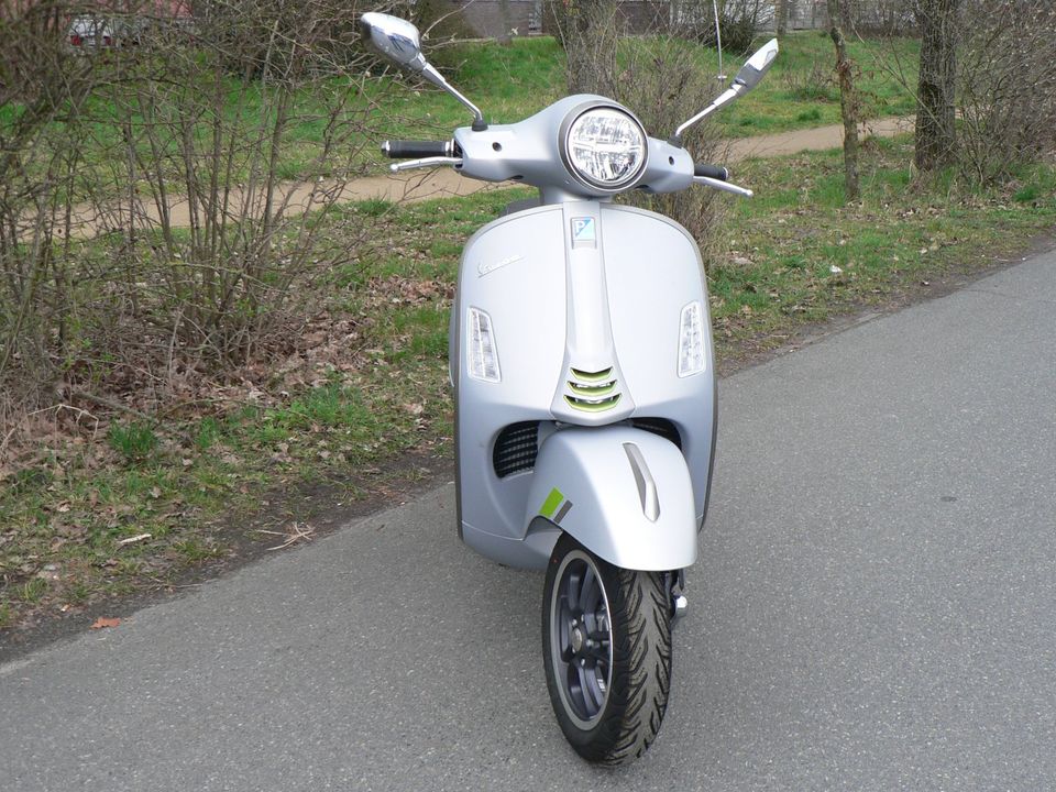 Vespa GTS SuperTech 300 in Griesheim