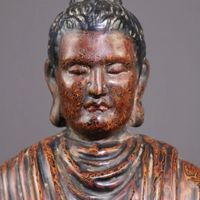 Alte Buddhafigur mit einem Holzsockel und einer Lackierung aus Na Rheinland-Pfalz - Nierstein Vorschau