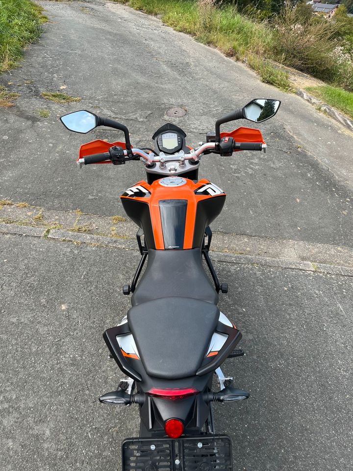 Ktm Duke 125 in Dautphetal