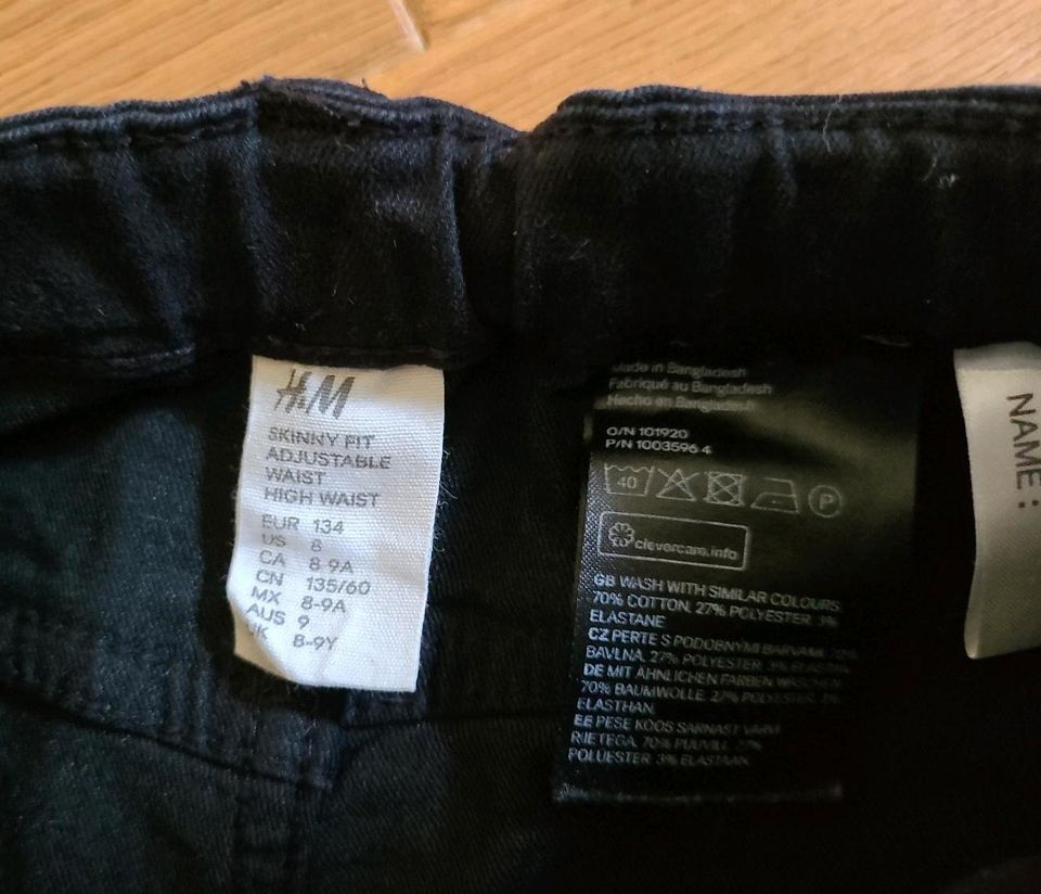 H/M Jeans Hose schwarz Skinny fit adjusable cargo Gr. 134 in Ganderkesee