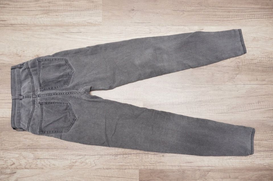 Damen-Skinny-High-Waist-Jeans*PULL&BEAR*Grau*Gr.XS/32*PRIMA in Bad Gottleuba-Berggießhübel