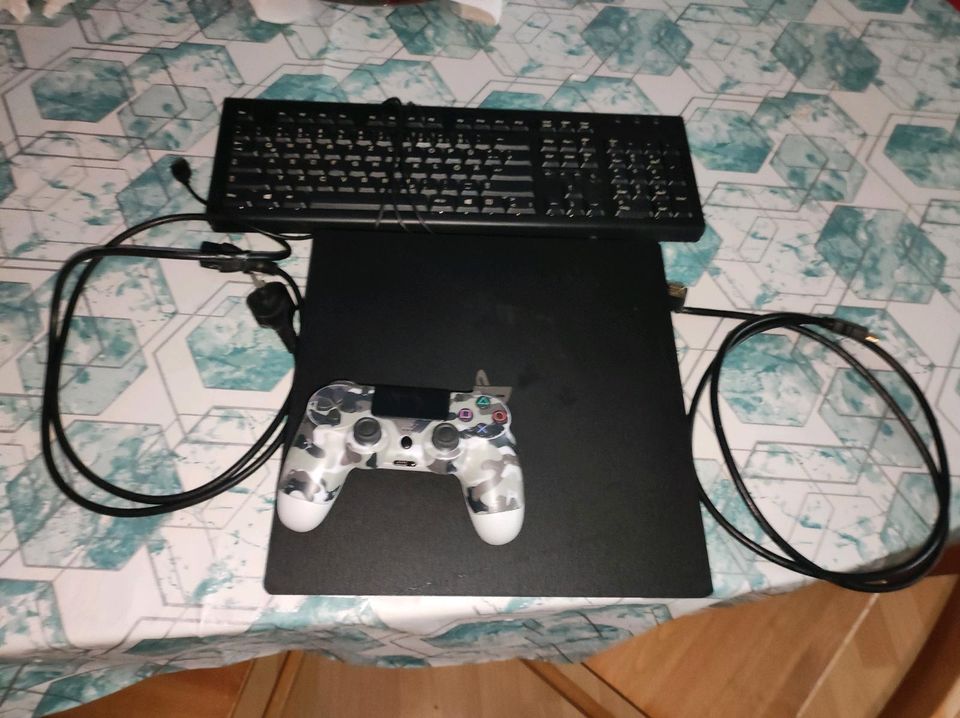 PS4 pro mit tastatur in Witten