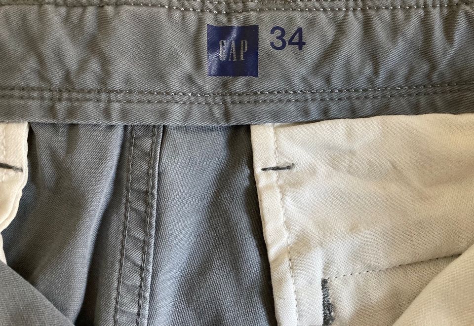 GAP Herren Bermuda Short grau Gr. W34 in Rückersdorf