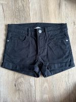 Jeans Shorts schwarz Mädchen Gr. 134 H&M Nordrhein-Westfalen - Solingen Vorschau