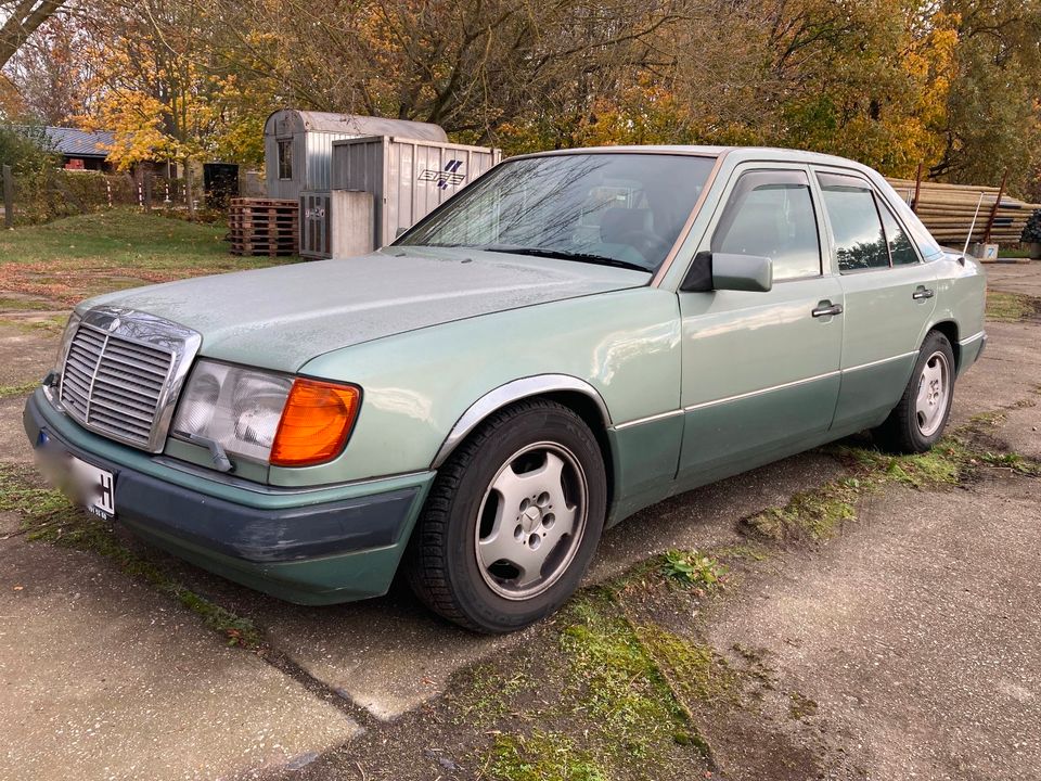 Mercedes Benz 260E Oldtimer H-Kennzeichen W124 in Vetschau