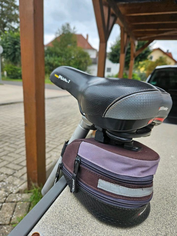 Fahrrad Sattel komplett in Gemünden (Wohra)