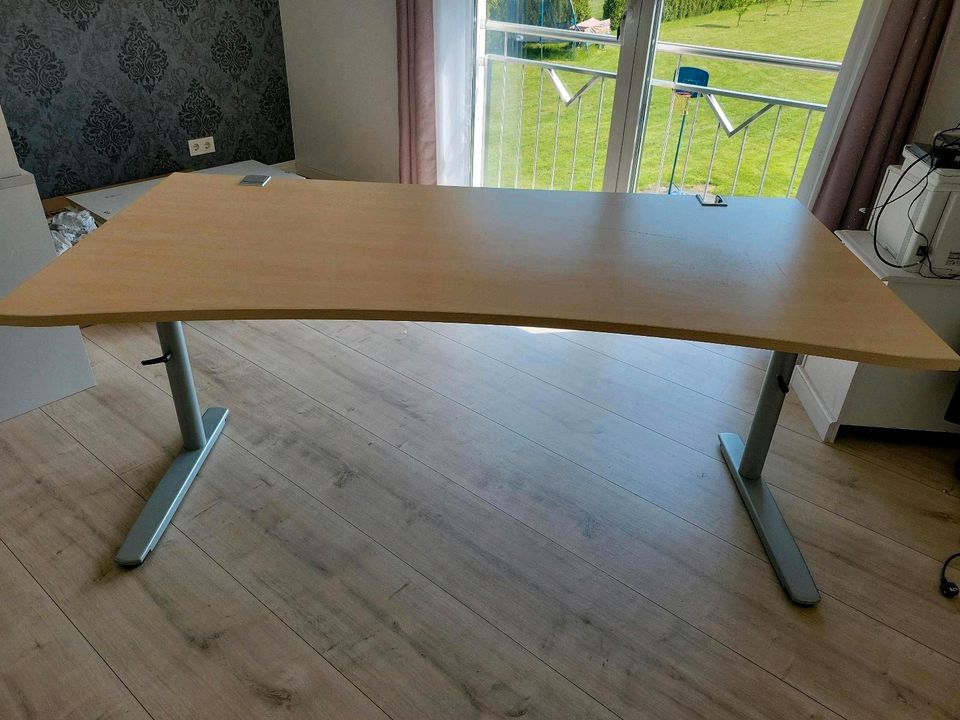 Büroschreibtisch 180cm x 110cm + Rollschublade in Wegberg