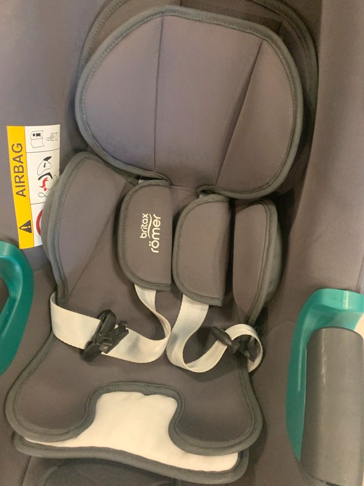 Römer Britax BabySafe Baby Safe isense i Sense babyschale 0-13 kg in Vaihingen an der Enz