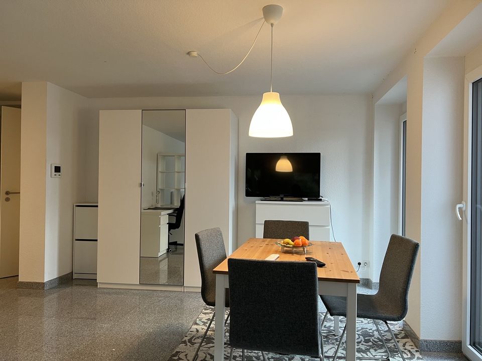 *Möbliert* Exklusive 1,5-Zimmer-Wohnung mit Terrasse und Fußbodenheizung in Stuttgart