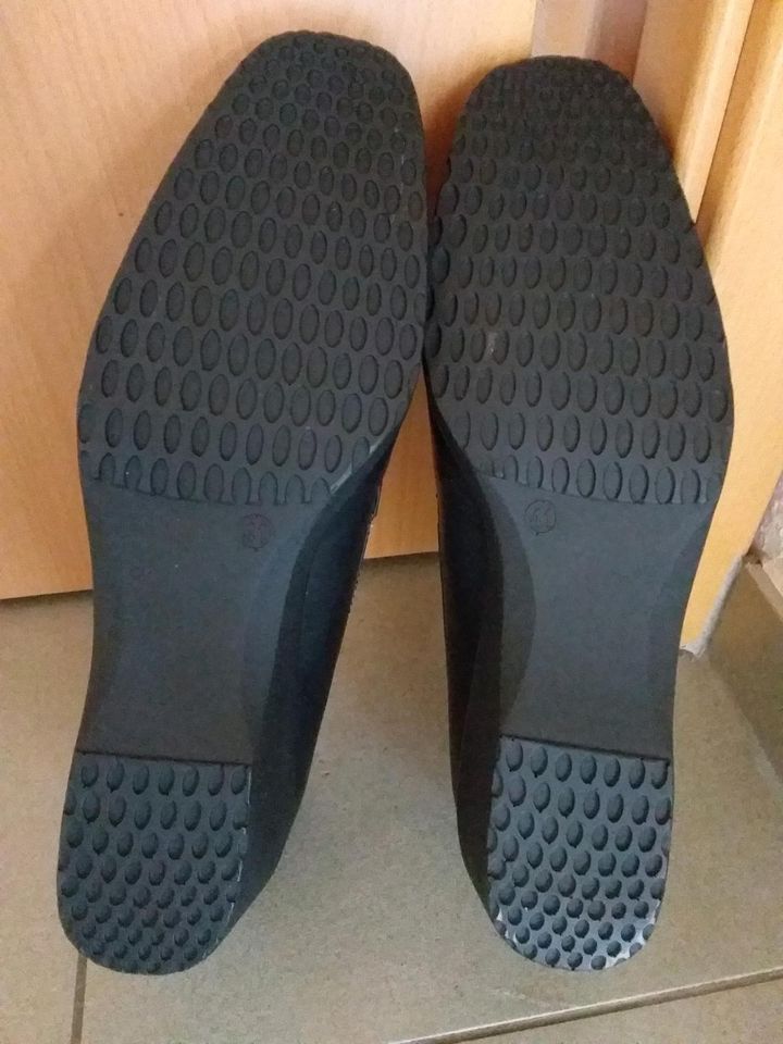 Halbschuhe Schuhe schwarz Neu Gr. 41 Super In in Engen