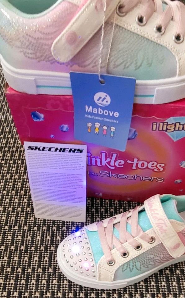 Skechers Mädchen Twinkle Sparks Winged Magic Sneaker in Dresden