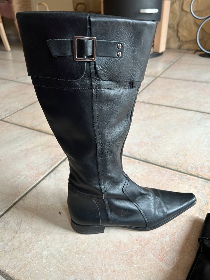 Zara Stiefel Gr. 39, schwarz in Neumünster