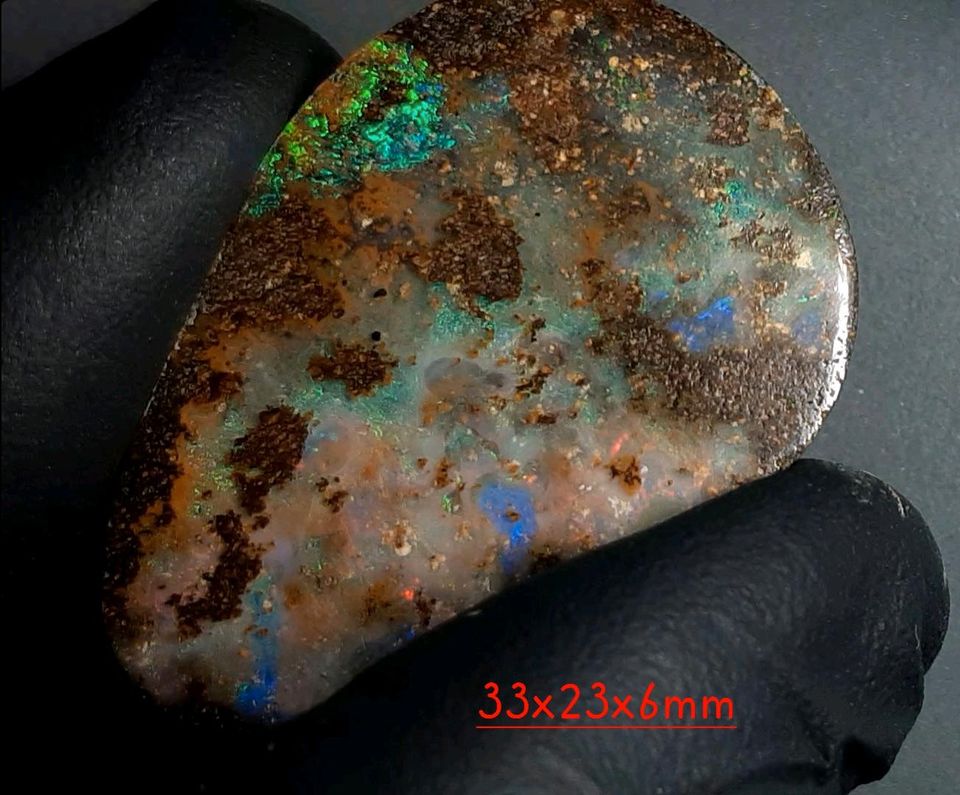 Boulder Opal Australien in Großschirma