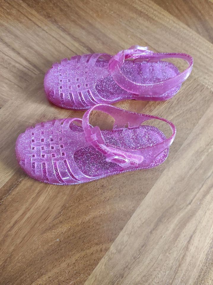 pinke Glitzerbadeschuhe, Gr. 27 in Hirschau