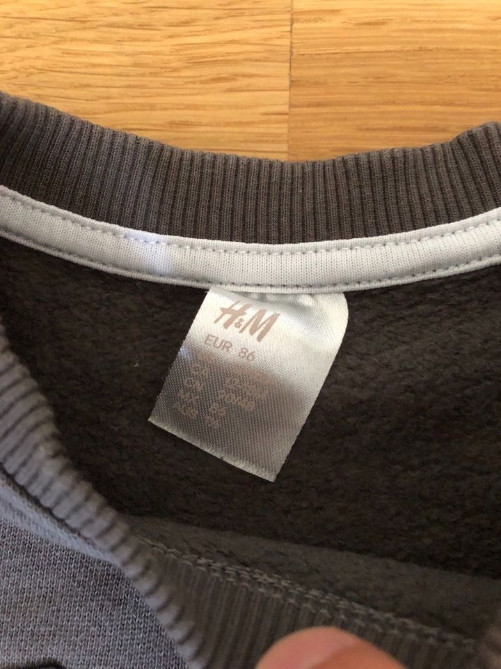 Pullover von H&M Größe 86 in Osnabrück