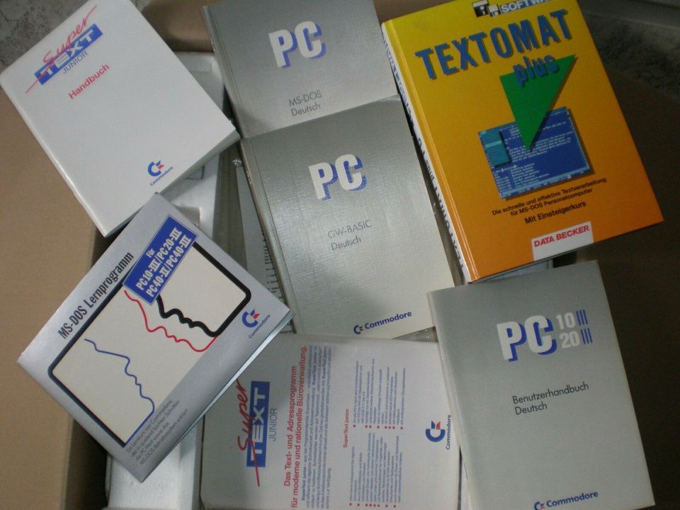 COMMODORE PC10-III mit Monitor,Drucker,Tastatur, usw. (20 Fotos) in Harsewinkel