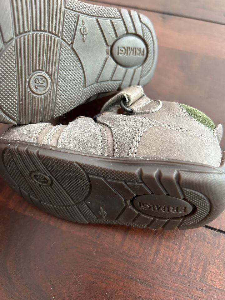 Schuhe Primigi 18 Junge Baby Grau NEU in Moers