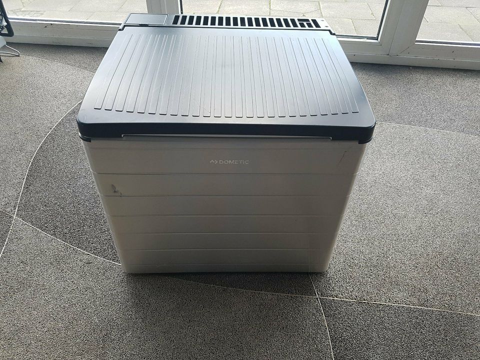 Absorber Kühlbox DOMETIC RC 2200 EGP 12V 230V Gas 40 Liter Auto ! in  Nordrhein-Westfalen - Herten | eBay Kleinanzeigen ist jetzt Kleinanzeigen