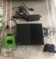 gebrauchte XBox  one 500GB inkl Zubehör + Spiele Bremen - Schwachhausen Vorschau