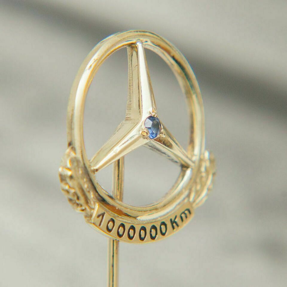 Mercedes Benz Pin 1.000.000/ 1000000 Km Gold & Saphir Pin Poliert in Igel