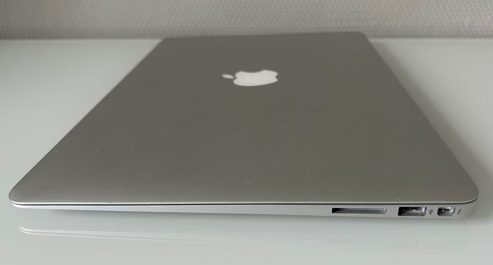 MacBook Air 2011 in Halle