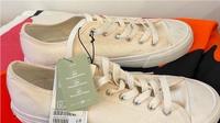 H&M Essentials Sneaker Neu Gr. 40 Creme Weiß Hessen - Bad Vilbel Vorschau