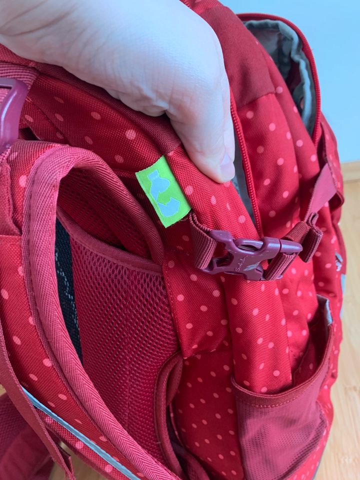 Schulrucksack Satch Dotty rot mit Punkten Mäppchen und Sporttasch in Reichshof