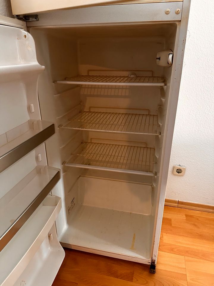 Kühlschrank mit Gefrierfach in Offenbach