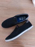 Tommy Hilfiger Herren Slipper Schuhe Sneakers Stoff gr 46 wie neu Nordrhein-Westfalen - Menden Vorschau