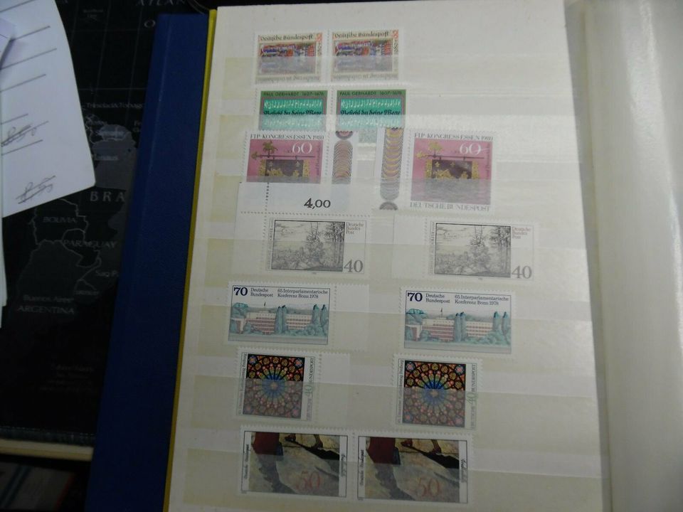 Briefmarkenalbum mit 175 Briefmarken in Niedermohr