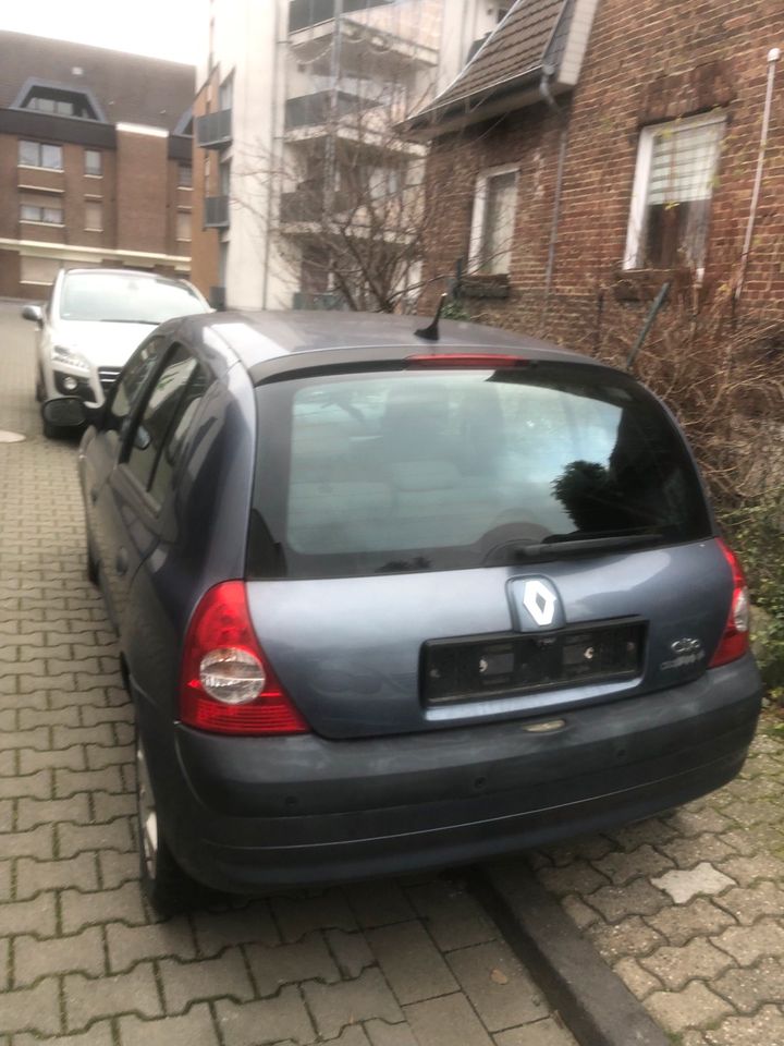 Renault Clio Automatik 1,4 in Mönchengladbach