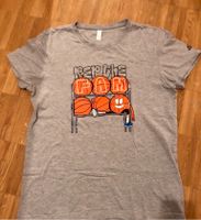 ADIDAS Basketball T-Shirt „Rep the fam“ Düsseldorf - Gerresheim Vorschau